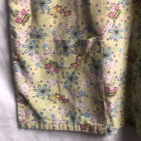 Faux wrap scrub top butterfly caterpillar small tie back waist green - Picture 7 of 11